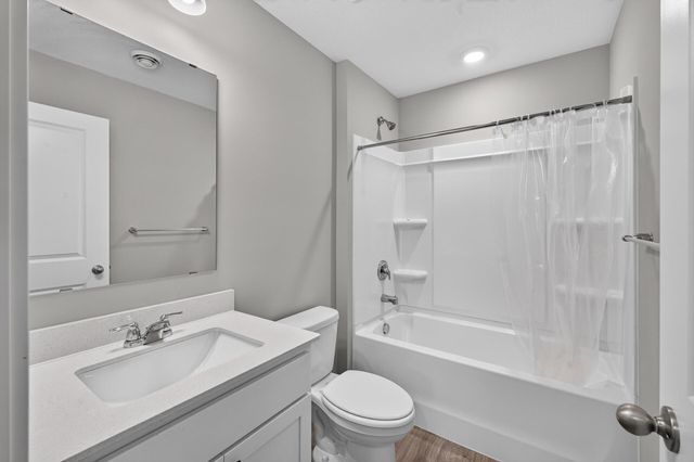 17528 Dunkirk Way, Lakeville, MN 55044