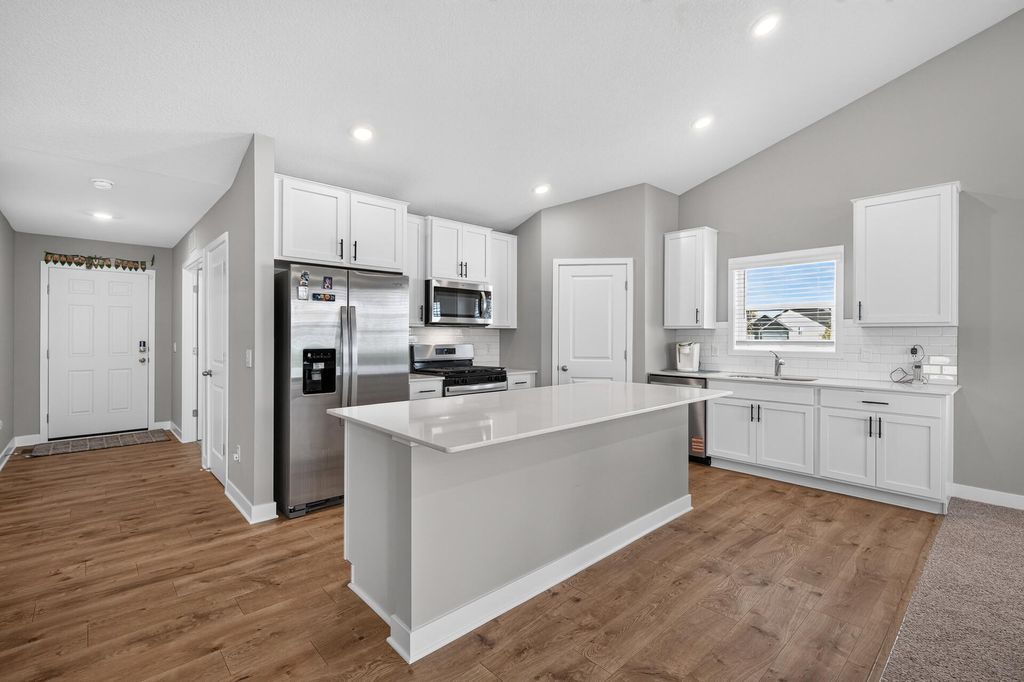 17528 Dunkirk Way, Lakeville, MN 55044 — photo 3