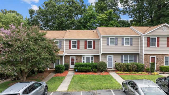 8407 Rust Wood Place, Charlotte, NC 28227