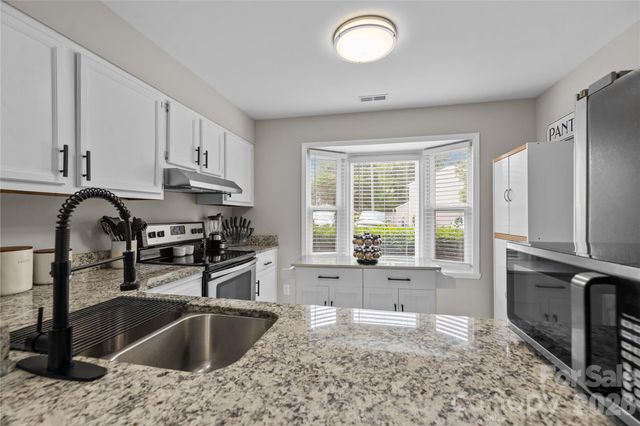 8407 Rust Wood Place, Charlotte, NC 28227