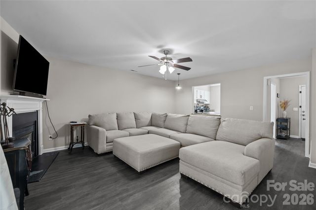 8407 Rust Wood Place, Charlotte, NC 28227
