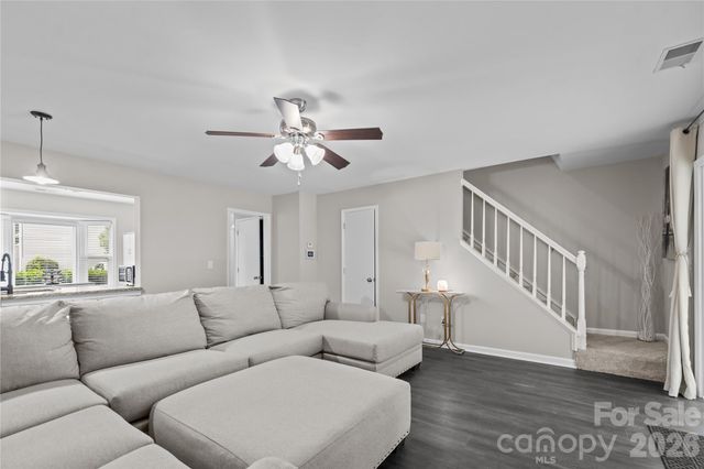 8407 Rust Wood Place, Charlotte, NC 28227