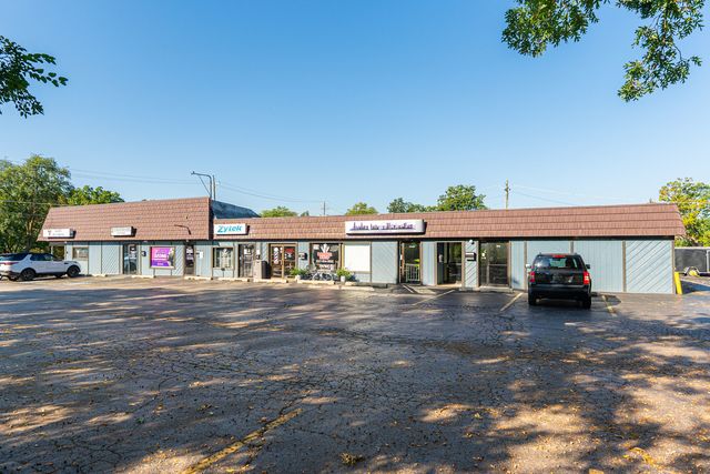 4262 Old Grand Avenue B, Gurnee, IL 60031