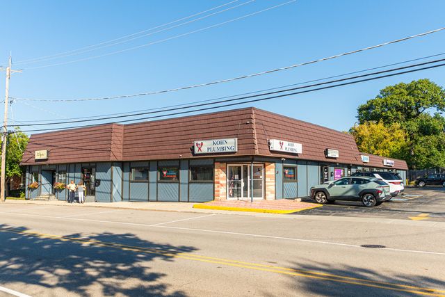 4262 Old Grand Avenue B, Gurnee, IL 60031