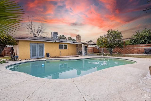 2604 Connie Avenue, Bakersfield, CA 93304