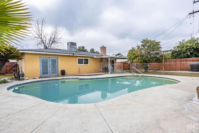 2604 Connie Avenue, Bakersfield, CA 93304