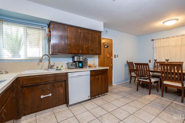 2604 Connie Avenue, Bakersfield, CA 93304