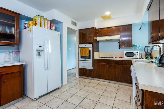 2604 Connie Avenue, Bakersfield, CA 93304