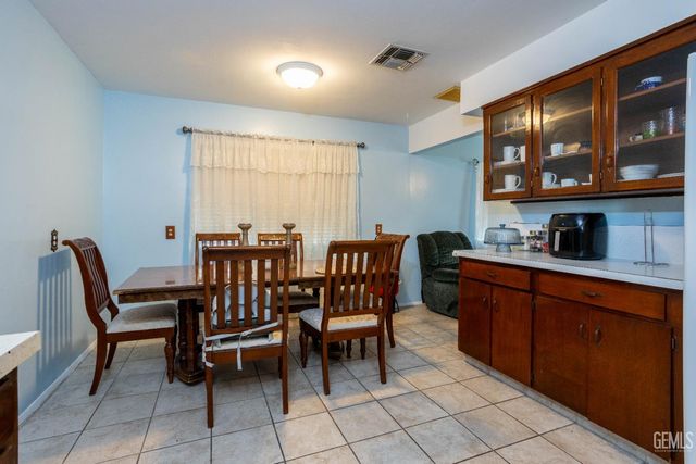 2604 Connie Avenue, Bakersfield, CA 93304