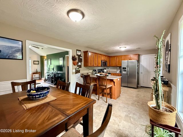 104 Adams Ct, Bardstown, KY 40004