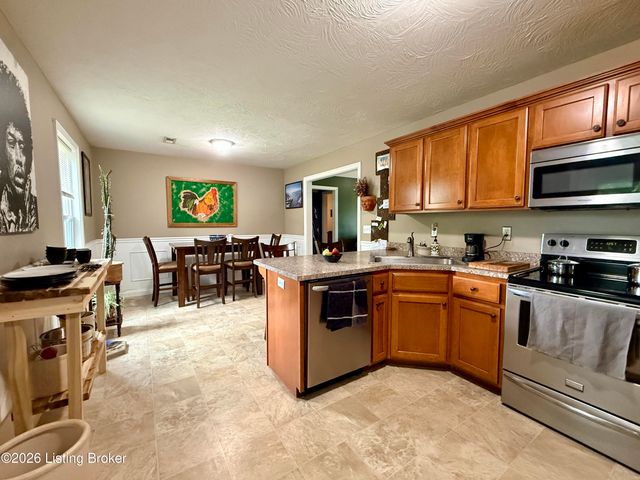 104 Adams Ct, Bardstown, KY 40004