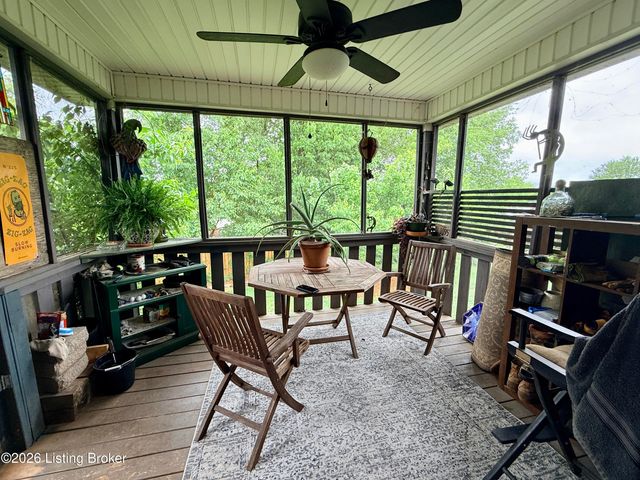 104 Adams Ct, Bardstown, KY 40004