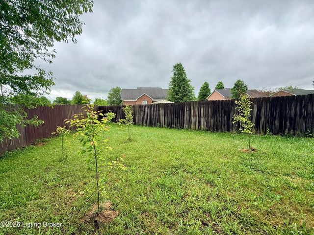 104 Adams Ct, Bardstown, KY 40004