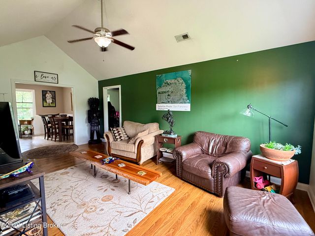 104 Adams Ct, Bardstown, KY 40004