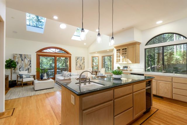 6 Megans Lane, Woodside, CA 94062