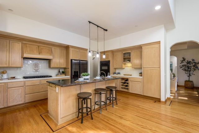 6 Megans Lane, Woodside, CA 94062