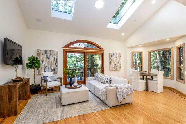 6 Megans Lane, Woodside, CA 94062