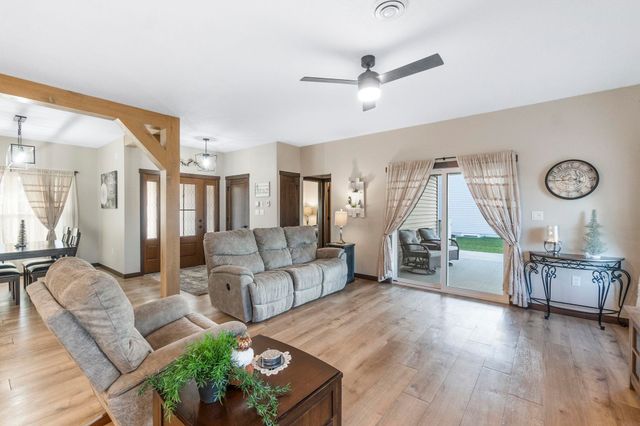 711 W 6th Street, Janesville, IA 50647