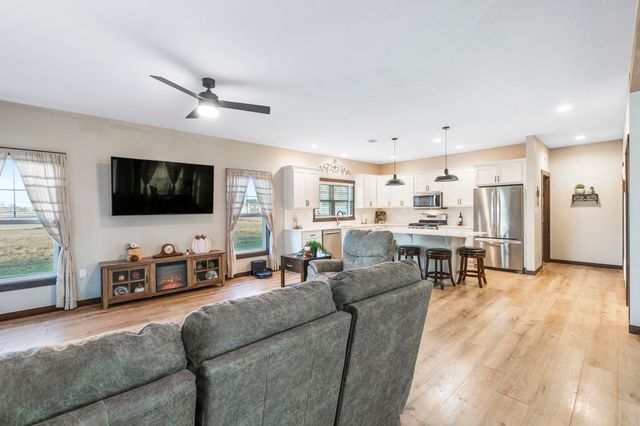 711 W 6th Street, Janesville, IA 50647