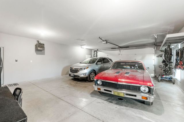 711 W 6th Street, Janesville, IA 50647