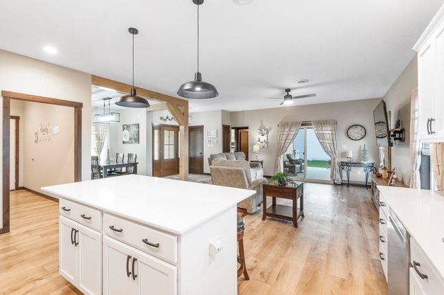 711 W 6th Street, Janesville, IA 50647