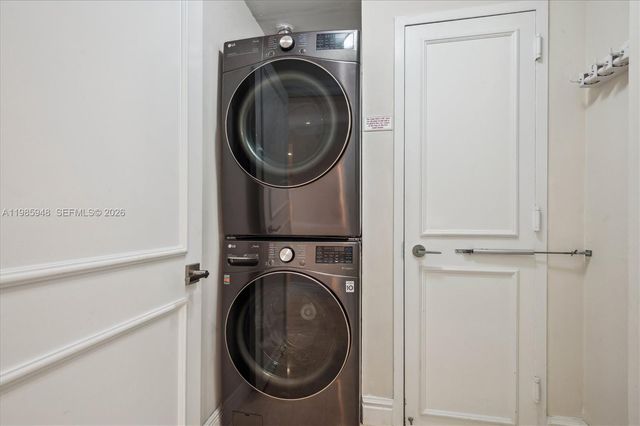 719 Crandon Blvd PH-9, Key Biscayne, FL 33149