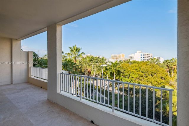 719 Crandon Blvd PH-9, Key Biscayne, FL 33149