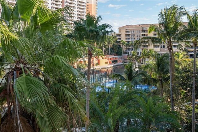 719 Crandon Blvd PH-9, Key Biscayne, FL 33149