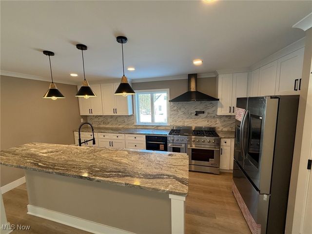 3940 Ellendale Road, Chagrin Falls, OH 44022