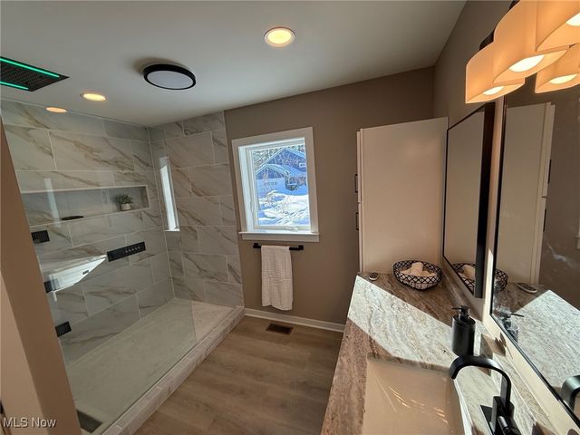 3940 Ellendale Road, Chagrin Falls, OH 44022