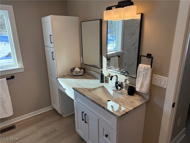 3940 Ellendale Road, Chagrin Falls, OH 44022