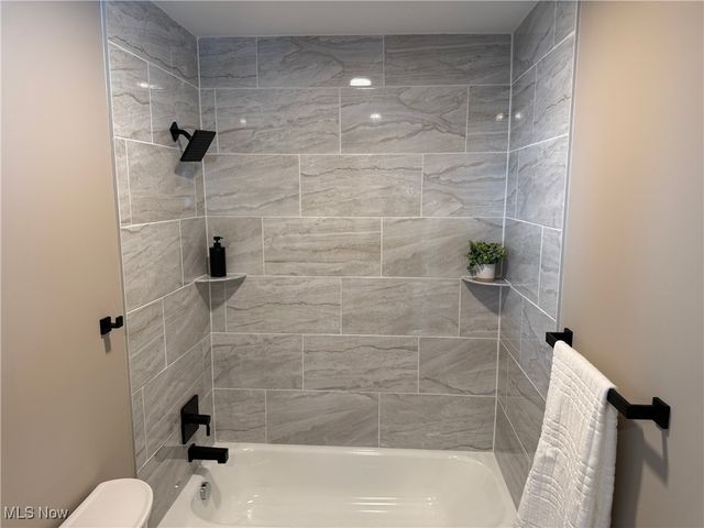 3940 Ellendale Road, Chagrin Falls, OH 44022