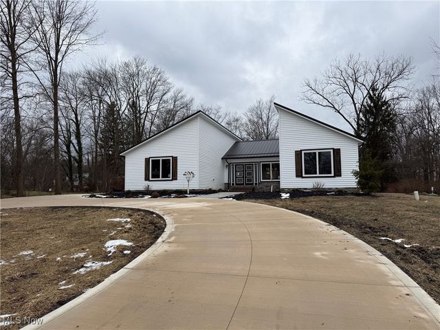 3940 Ellendale Road, Chagrin Falls, OH 44022