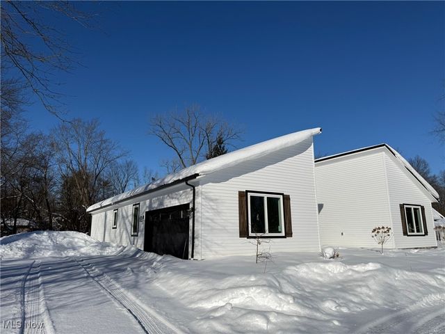 3940 Ellendale Road, Chagrin Falls, OH 44022