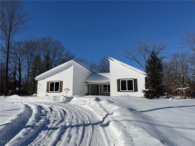 3940 Ellendale Road, Chagrin Falls, OH 44022