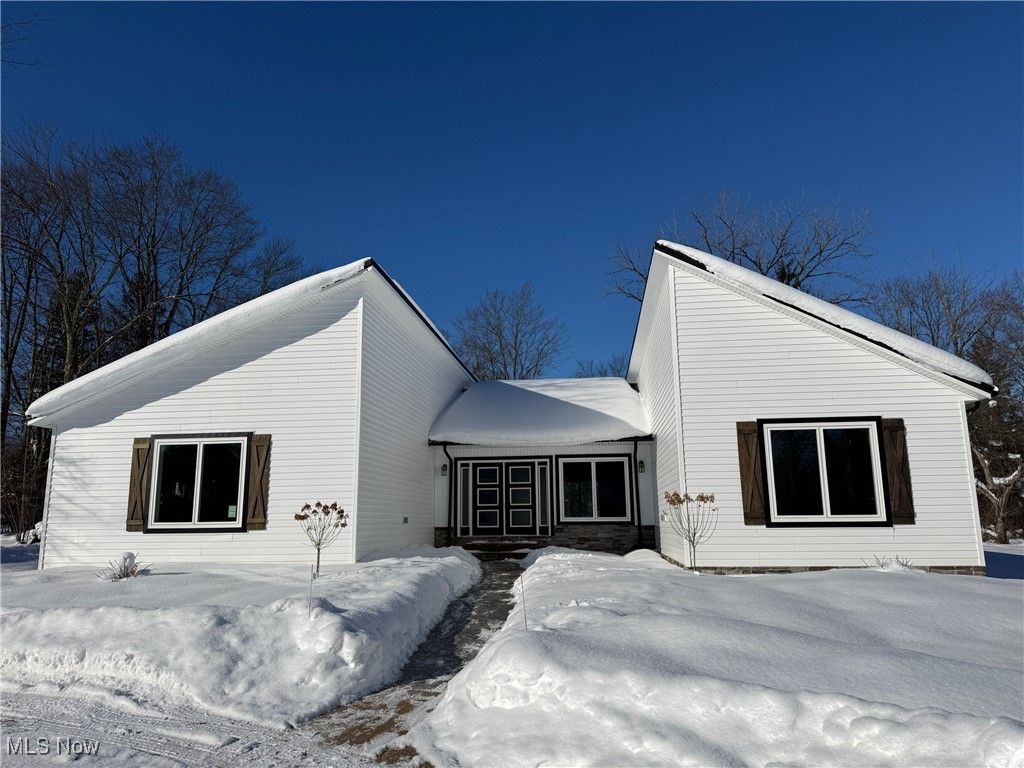 3940 Ellendale Road, Chagrin Falls, OH 44022