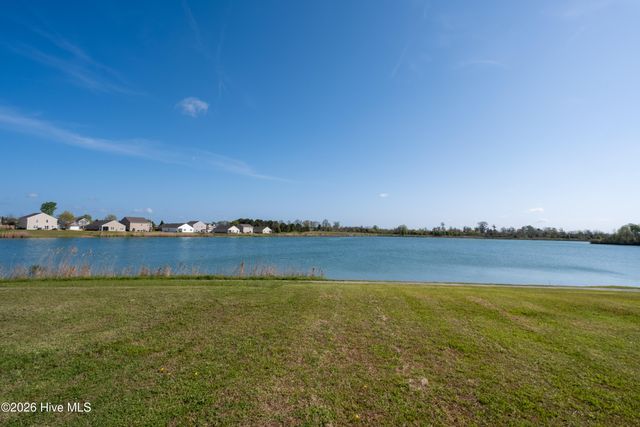 273 Lake Tyler Drive, New Bern, NC 28560