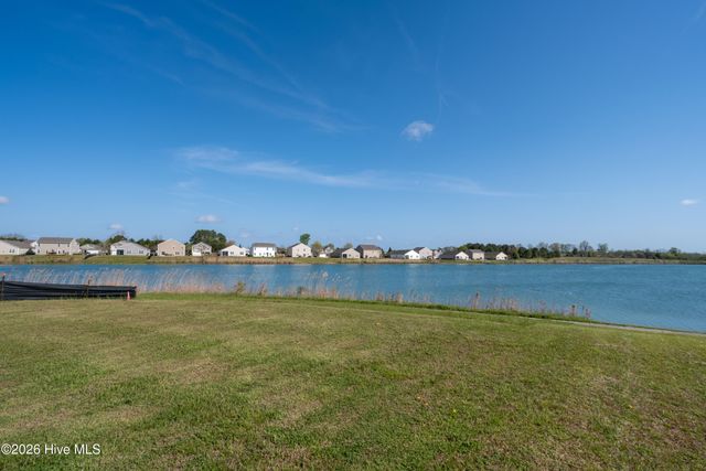 273 Lake Tyler Drive, New Bern, NC 28560