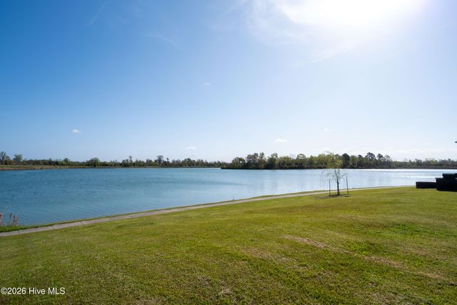 273 Lake Tyler Drive, New Bern, NC 28560