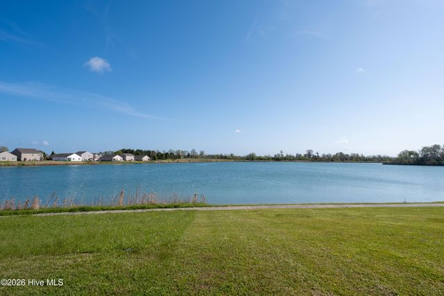 273 Lake Tyler Drive, New Bern, NC 28560