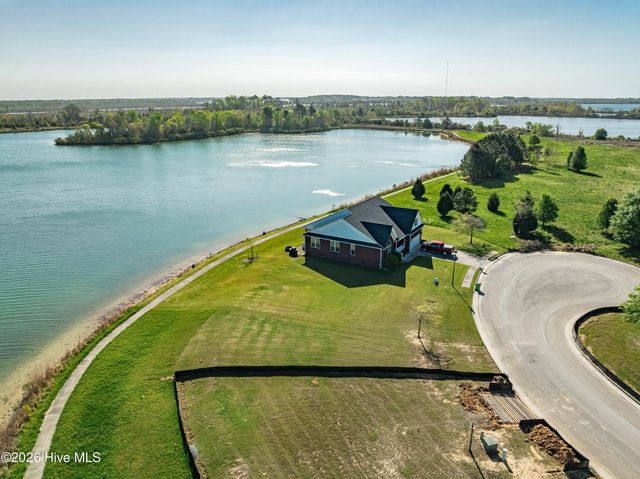 273 Lake Tyler Drive, New Bern, NC 28560