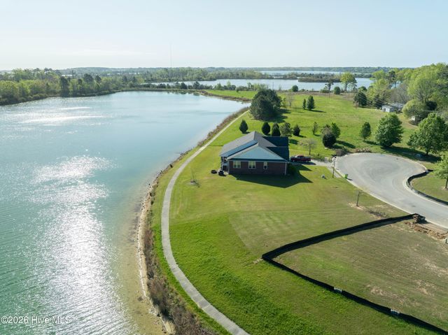 273 Lake Tyler Drive, New Bern, NC 28560