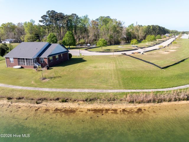 273 Lake Tyler Drive, New Bern, NC 28560