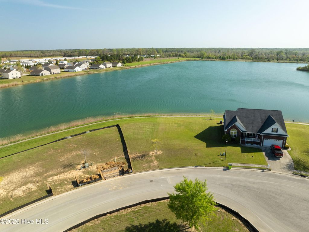 273 Lake Tyler Drive, New Bern, NC 28560