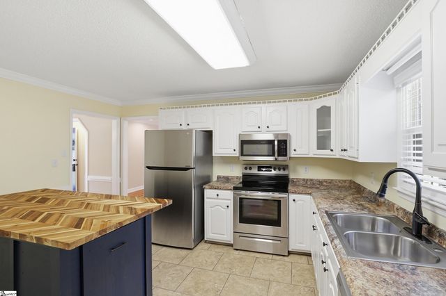 324 Golden Carriage Run, Boiling Springs, SC 29349