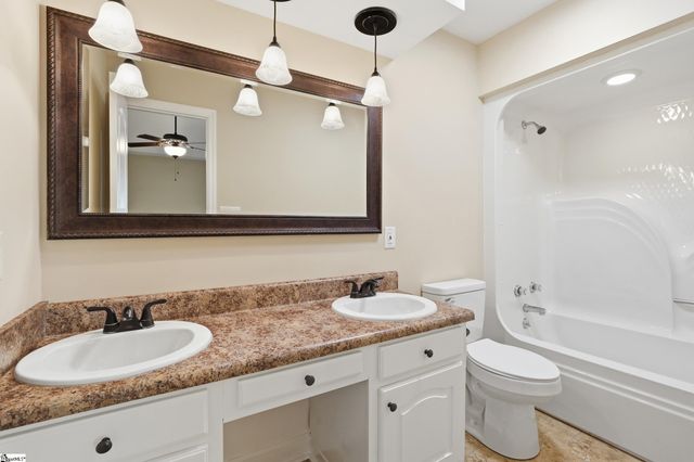 324 Golden Carriage Run, Boiling Springs, SC 29349