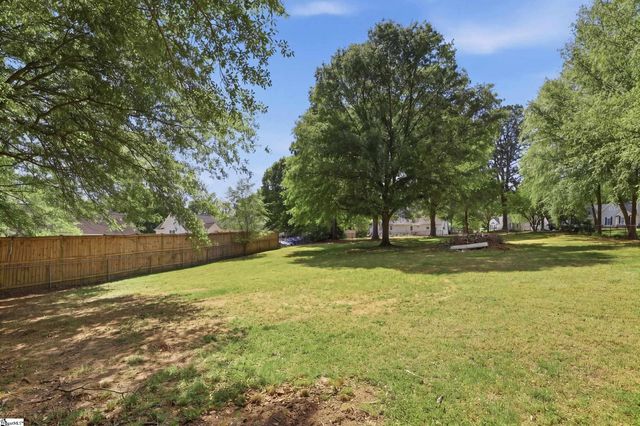 324 Golden Carriage Run, Boiling Springs, SC 29349