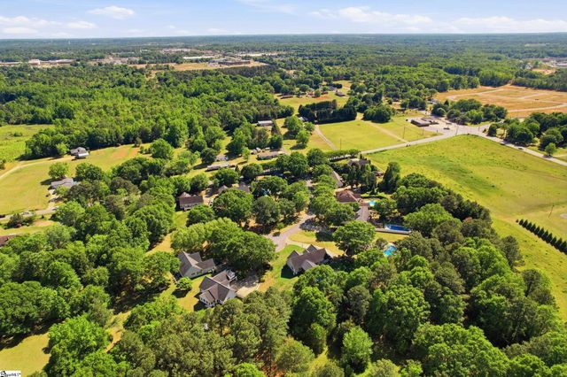 324 Golden Carriage Run, Boiling Springs, SC 29349
