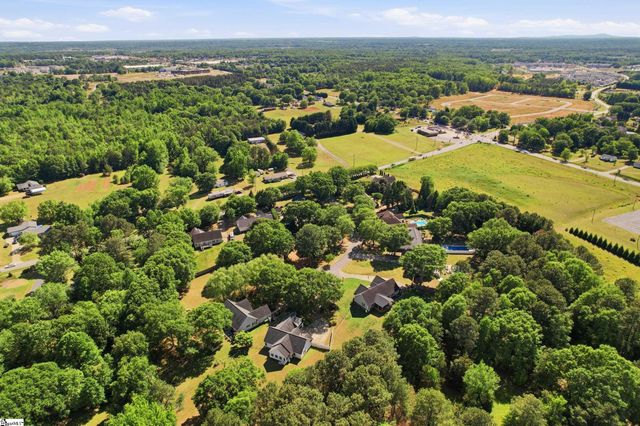 324 Golden Carriage Run, Boiling Springs, SC 29349