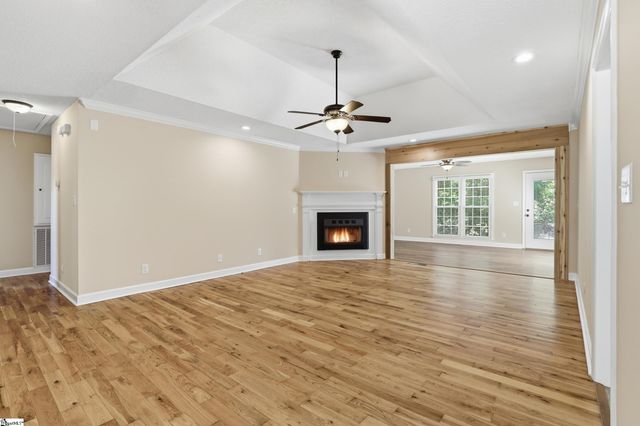 324 Golden Carriage Run, Boiling Springs, SC 29349